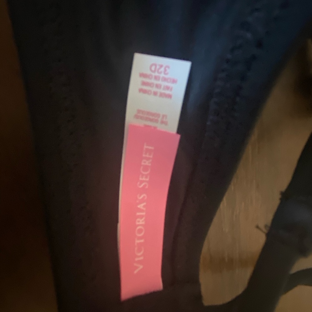 Victoria’s Secret bikini Push Up Top - Picture 3 of 4
